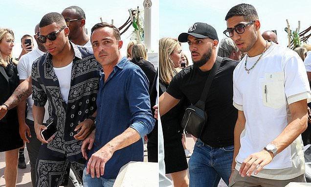 405次，梅西超越普斯卡什成为足坛历史助攻王（梅西助攻达405次，超越普斯卡什加冕足坛历史助攻王）