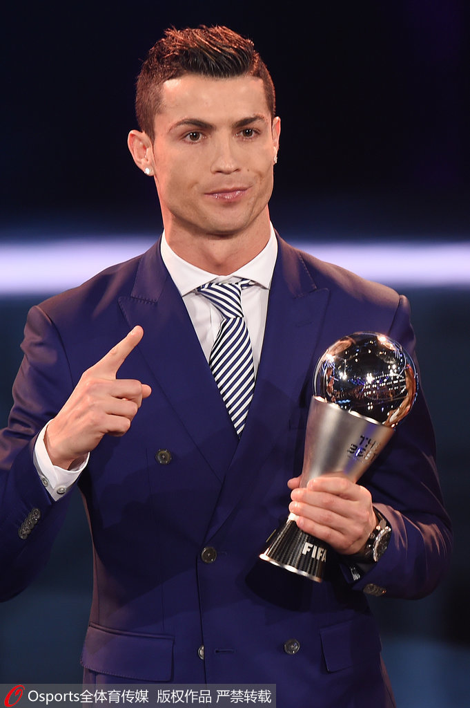 首发出战圣保利！诺伊尔追平伊梅尔并列德甲门将出场榜次席（诺伊尔首发战圣保利，追平伊梅尔并列德甲门将出场第二）