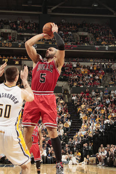 英超-诺丁汉森林3-0轻取热刺，奥多伊梅开二度桑加雷传射建功（英超：诺丁汉森林3-0完胜热刺，奥多伊双响，桑加雷传射立功）