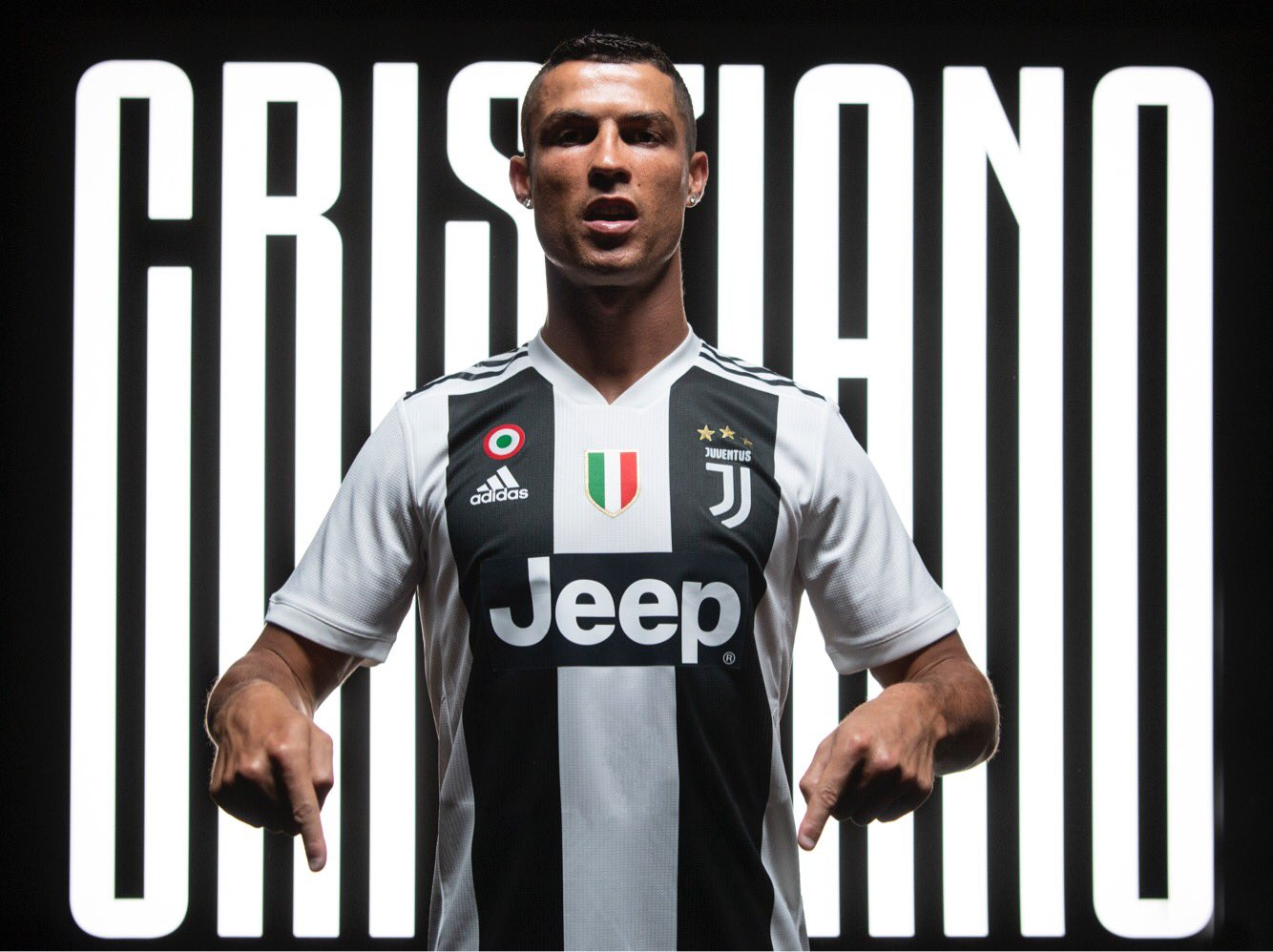 布冯：从未见过球迷从55分钟开始嘘国家队，这没有任何建设性（布冯：球迷从第55分钟就开始嘘国家队？前所未见，毫无建设性）