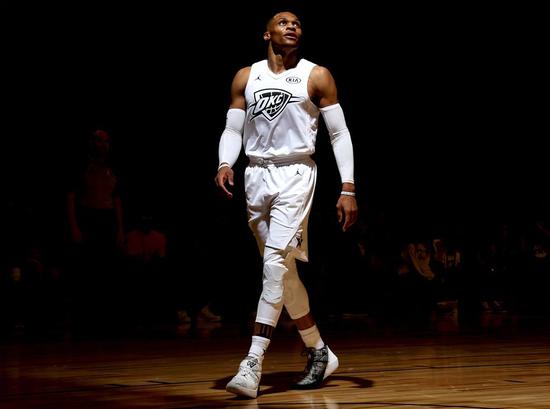 热火140-123大胜快船送其五连败 伦纳德36分哈登11分难救主（热火140-123痛击快船送其五连败 伦纳德36分哈登11分无力回天）