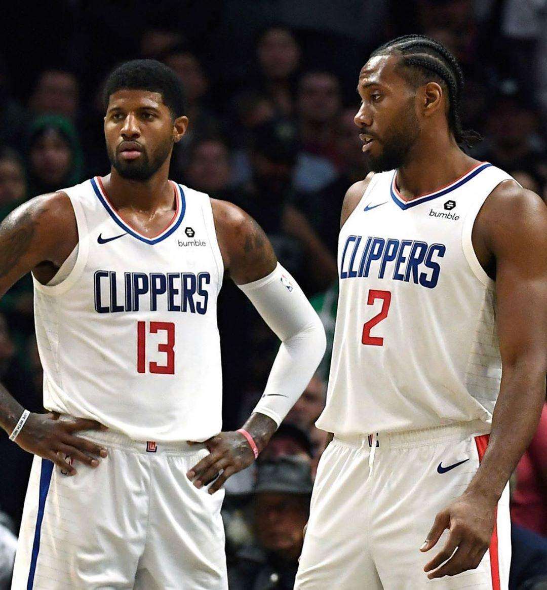 足球世界杯票务系统再次崩溃，球迷疯狂涌入（世界杯售票平台再宕机，海量球迷蜂拥抢票）