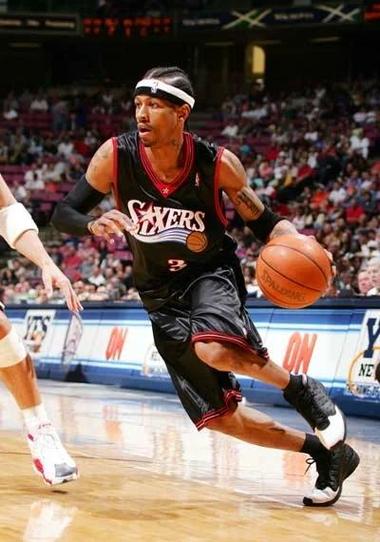 纳瓦斯：退役前一年因髋关节问题我甚至无法陪孩子们散步（纳瓦斯回忆：退役前一年髋部伤势严重，连陪孩子散步都做不到）