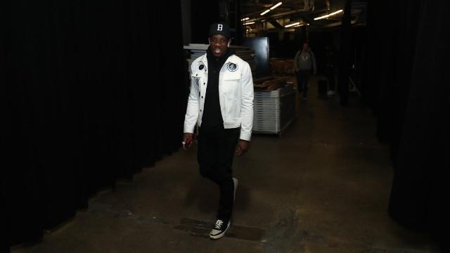 海兰德：实力与智慧并存的篮球新星（海兰德：兼具力量与智慧的篮球新锐）