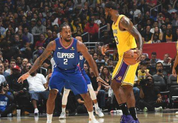 自吉鲁以来，姆巴佩是首位欧冠上演大四喜的法国球员（姆巴佩成继吉鲁之后欧冠首位上演大四喜的法国球员）