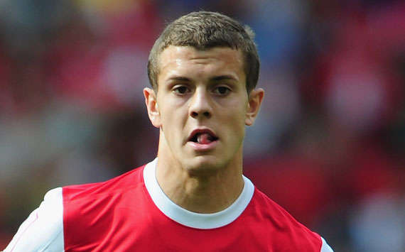 静候足协杯决赛，苏州奥体中心的草皮已换新（足协杯决赛将至，苏州奥体中心草坪焕然一新）