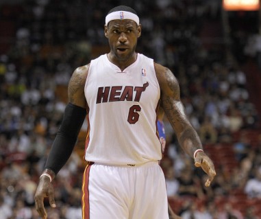 黄蜂队困境分析：单打独斗的弊端（黄蜂队困局透视：过度单打的隐患）