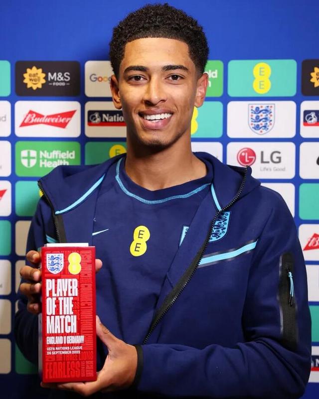 中超比赛回放：上海海港2-0战胜广州队,（中超回放：上海海港2比0力克广州队）