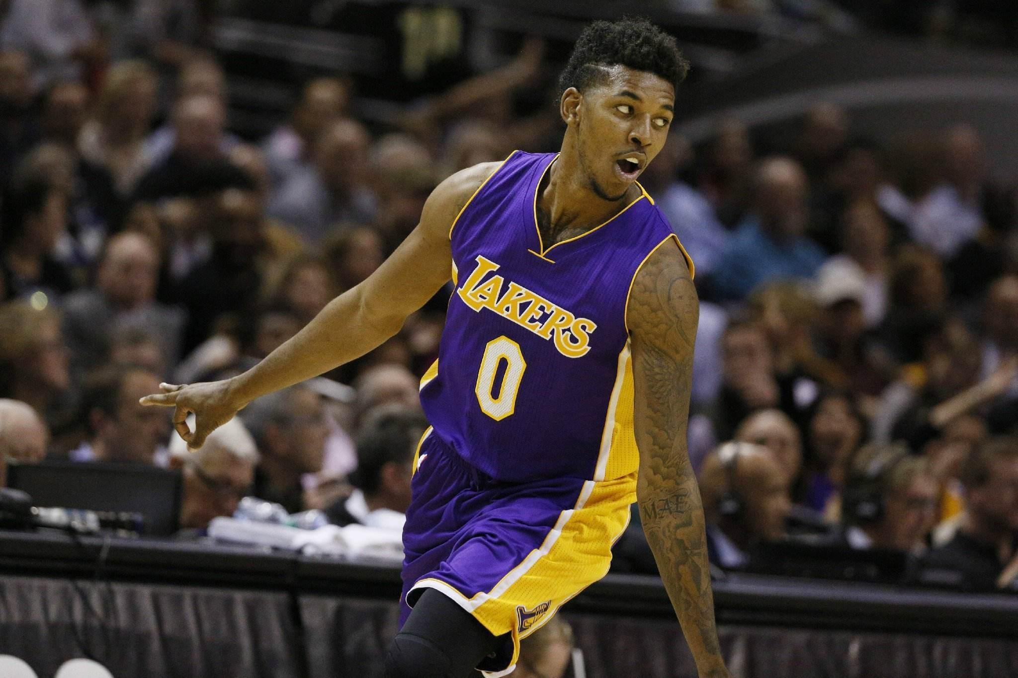 官方：法兰克福签下日本19岁左后卫小杉启太（法兰克福官宣19岁日本左后卫小杉启太加盟）