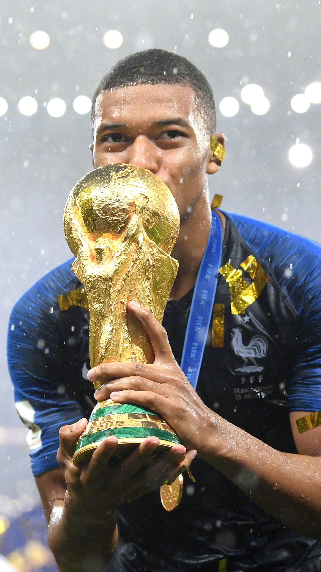 足球英超争冠形势复杂，六队仍有希望（英超争冠形势扑朔迷离 六队仍具夺冠希望）